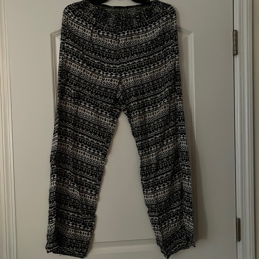 ❤️ 3 for $7 or $4 each. Palazzo pants